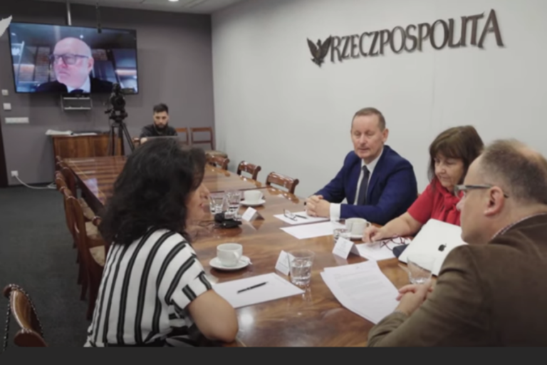 DIALIZA DOMOWA – ODPOWIEDŹ NA NIEZASPOKOJONE POTRZEBY PACJENTA I NA WYZWANIA W OPIECE NEFROLOGICZNEJ